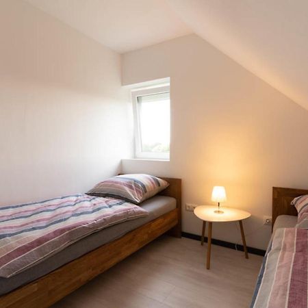 Ferienwohnung 140 Qm Ostfrieslandnordsee Fuer 1-6 Personen - Suedbrookmerland المظهر الخارجي الصورة